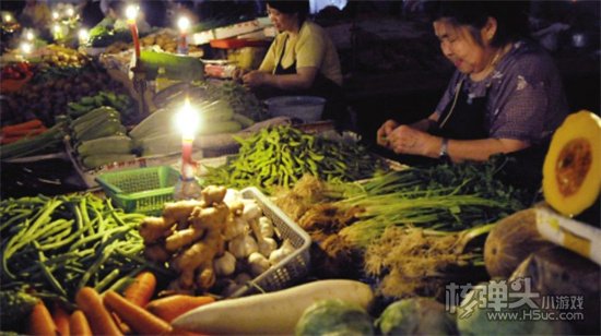 东北部分商铺点蜡烛营业 国家电网客服回应东北居民遭遇限电